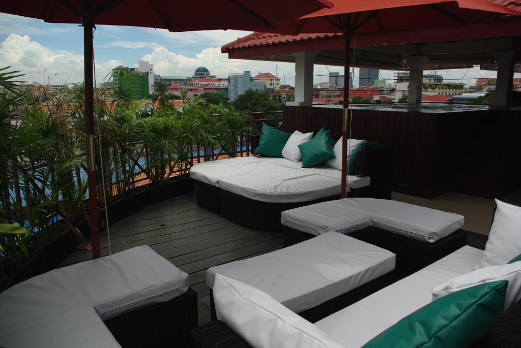 Cyclo Hotel-Bar-Restaurant Phnom Penh Exteriör bild