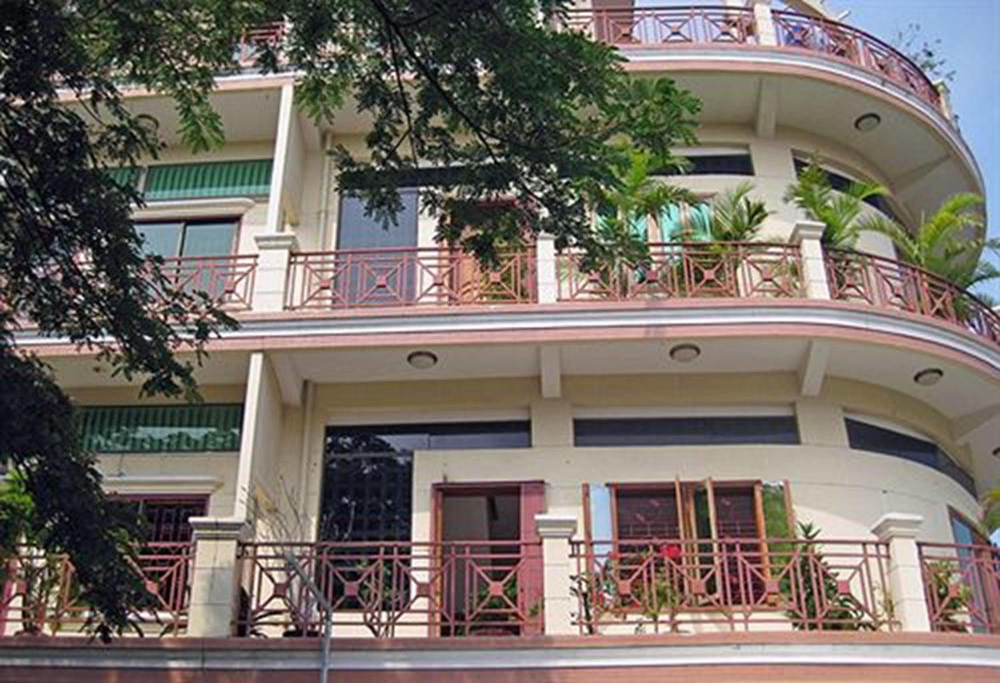 Cyclo Hotel-Bar-Restaurant Phnom Penh Exteriör bild