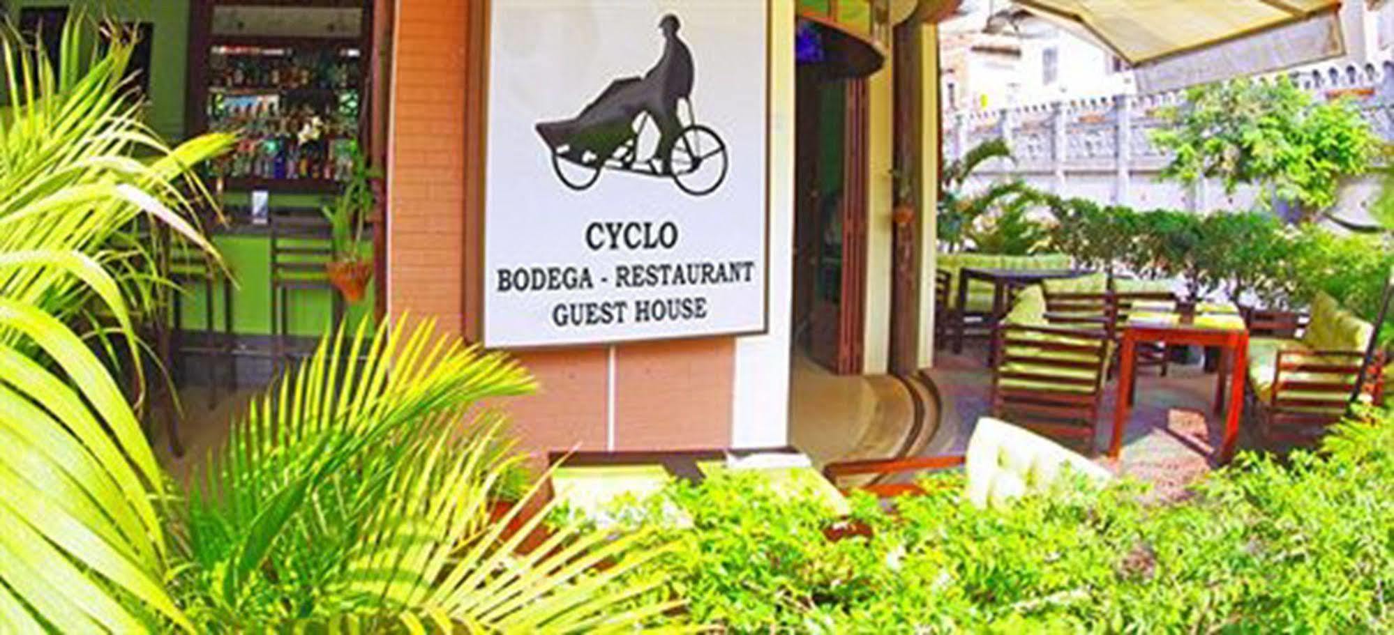 Cyclo Hotel-Bar-Restaurant Phnom Penh Exteriör bild